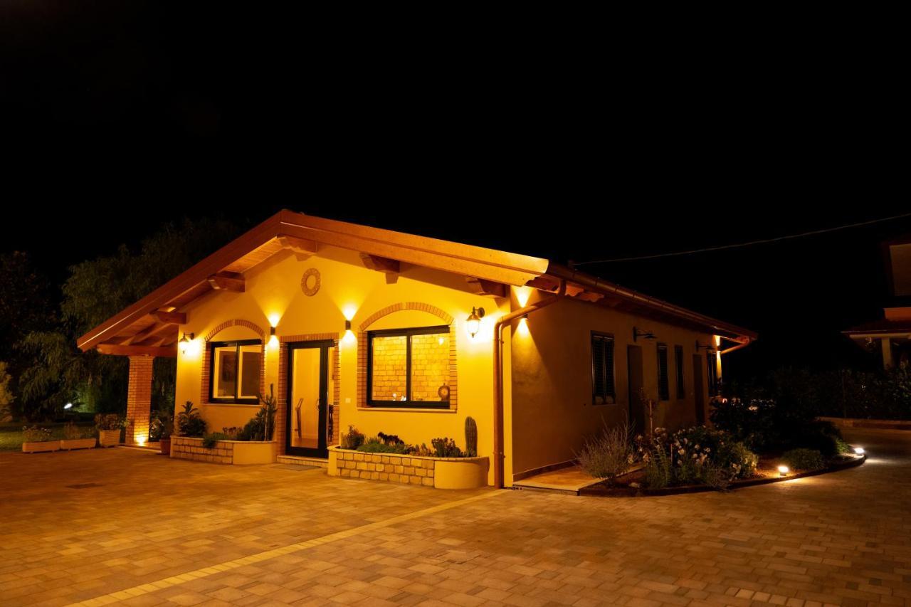 Agriturismo Casa Chiara Latina Exterior photo